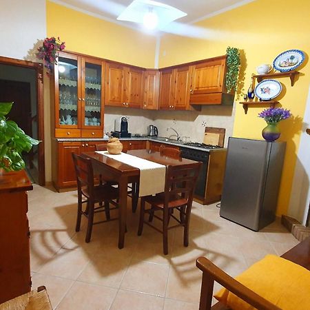 Su Carreri Acomodação com café da manhã Armungia Exterior foto